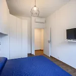 Golfo Dei Poeti Holidays Home